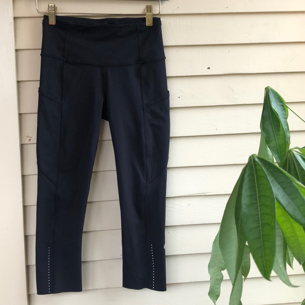 Lululemon black Capri leggings